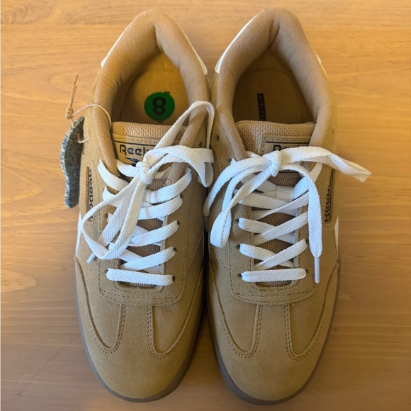 NWT Reebok Smash Edge Tan and White Sneakers - Picture 5 of 8